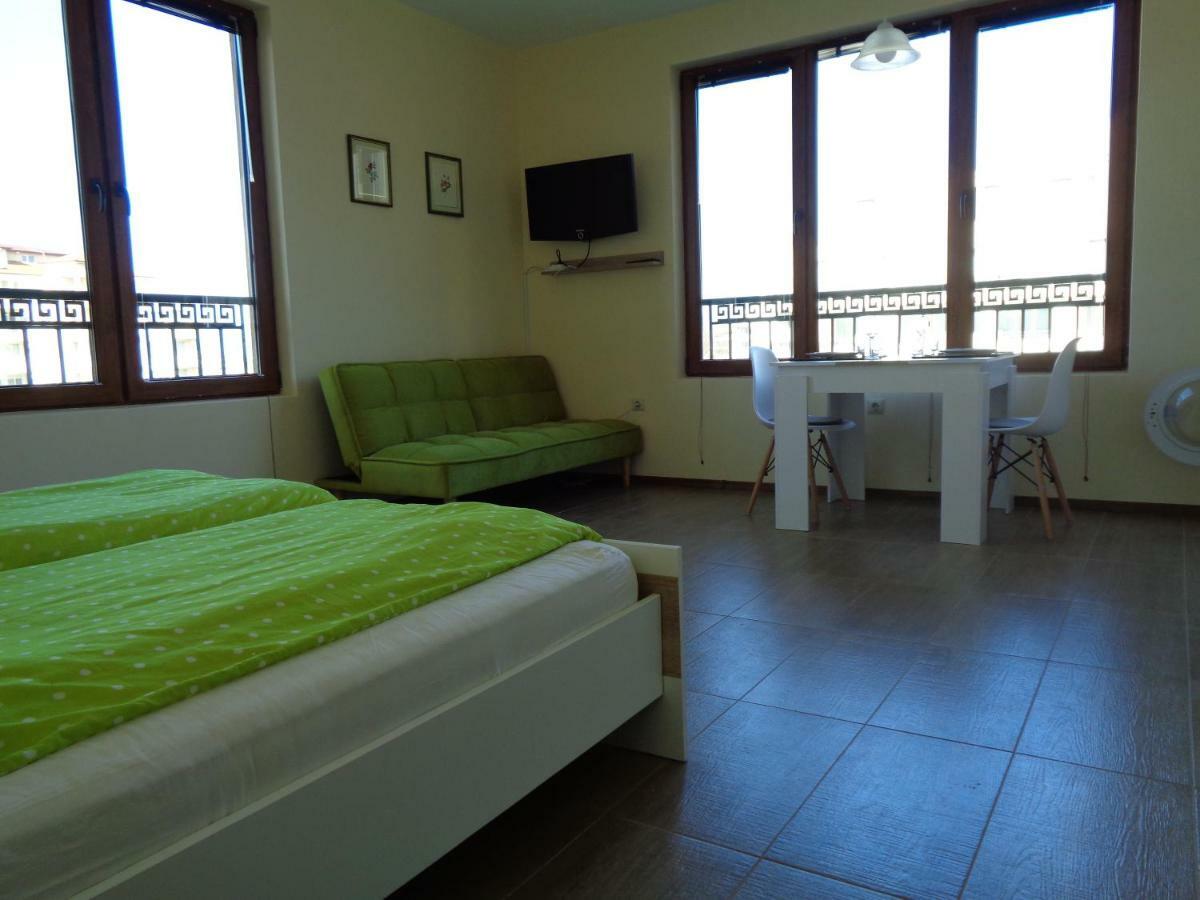 Nereya Palace Studio Mona Lägenhet Pomorie Exteriör bild